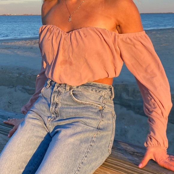 PrettyLittleThing Tops - Off the shoulder Top